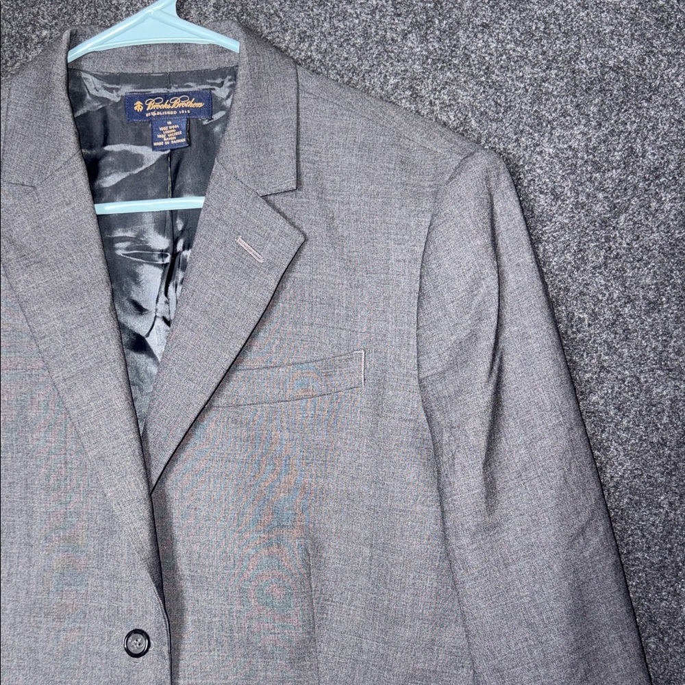 Brooks Brothers Woman’s Gray Suit Jacket 16 - Picture 3 of 7